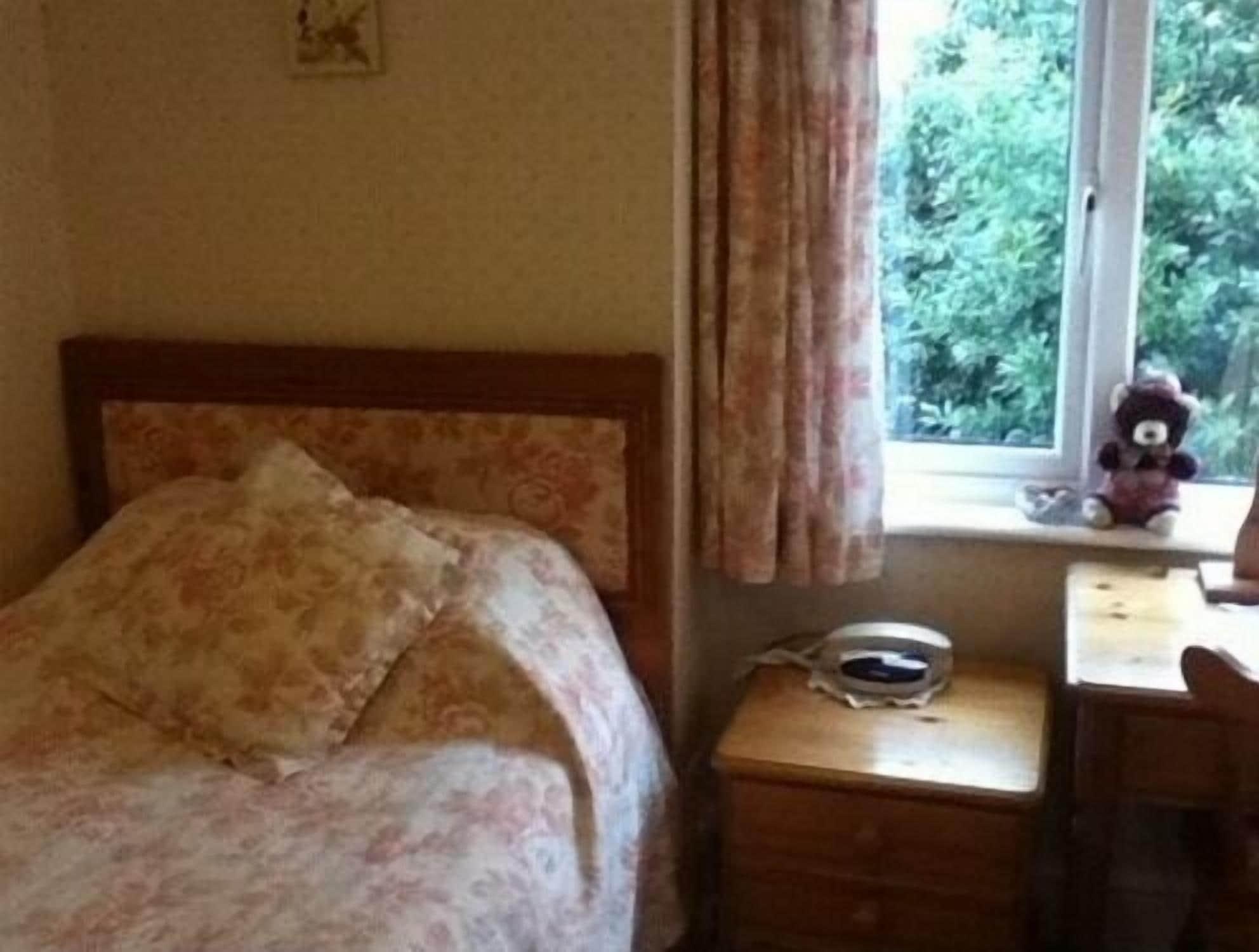Holdfast Cottage Hotel Грейт Малвърн Екстериор снимка