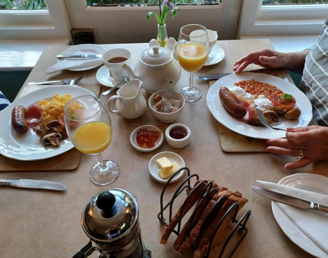 Holdfast Cottage Hotel Грейт Малвърн Екстериор снимка