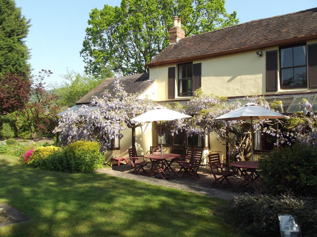 Holdfast Cottage Hotel Грейт Малвърн Екстериор снимка